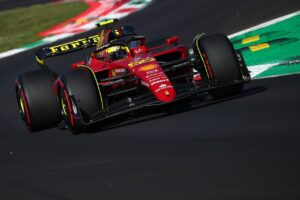 Carlos Sainz alla guida della Ferrari durante il Gran Premio di Monza