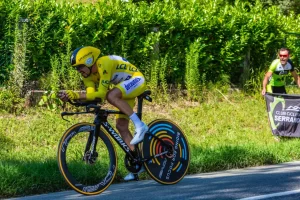 Tour-de-France-2017-maglia-gialla-cronometro